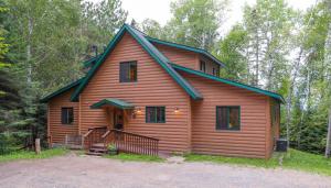 Spacious 6Bedroom Cabin Style Home - Sleeps 18 - Near Birch Lake - Timber Bay - Parking - CB13