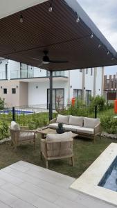 NOK Modern 3BR Villa with Patio by Vistacana