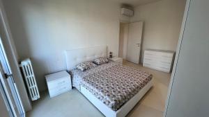 Elegante bilocale ristrutturato - Metro Inganni