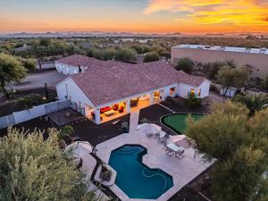 Luxury 6BR Estate Heated Pool Games & Resort