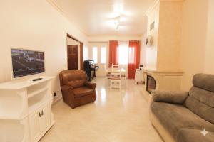 3-Bedroom Townhouse: Peaceful & Spacious