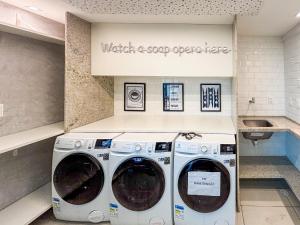 SH110 - Studio no centro com piscina, SPA e academia by Oasis Ferias