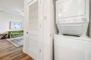 Stylish 2B2B Apartment in Downtown ATL - 7