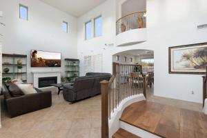 Luxury Golf Course Home Pool Views & 7 Bedrooms