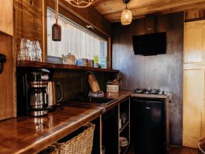Rustic Beach Getaway w Bikes