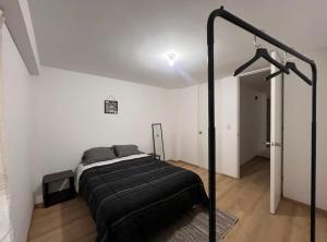 Habitación con baño privado, duplex con ambientes compartidos
