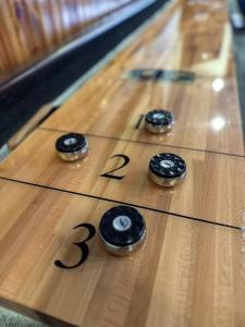 SKI IN Ski OUT Lift Shuffleboard Hot Tub