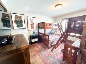 SKI IN Ski OUT Lift Shuffleboard Hot Tub