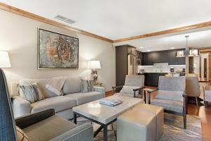 Full Private Condo in a 5 Star Hotel - The Sebastian!