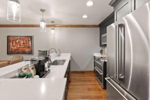 Full Private Condo in a 5 Star Hotel - The Sebastian!