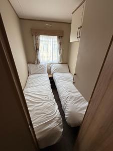 The Retreat 36 - Golden Palm Resort - Meadow Lakes Caravan Hire