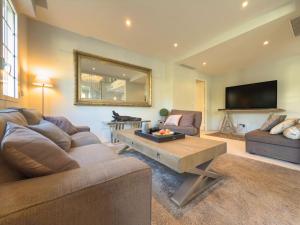 Eclat by Winsome Destination