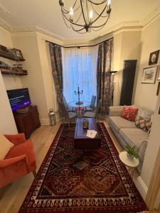 Victorian First-Floor 2-Bed flat near Notting hill