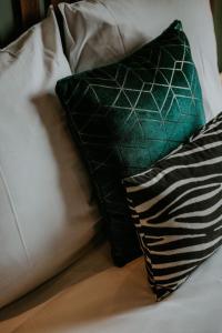 Secret Jungle - Love Room by PRIM0 C0NCIERGERIE