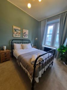 Townhead Jewel by Coorie Doon Stays