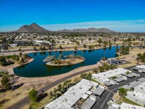 2 Bedroom Condo with Community Pool and Parking