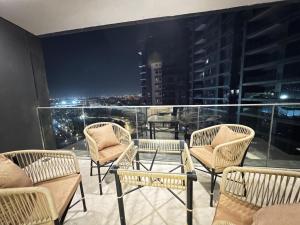 شقة فندقية داخل ابراج زيد بارك رقم هاتف صفر صفر اتنين صفر واحد واحد صفر اتنين اربعه ثلاثه صفر 222