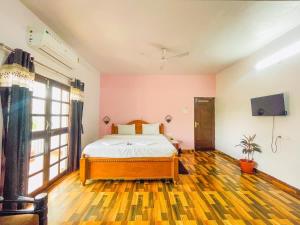 10 BR spacious luxury stay at Candolim with pool