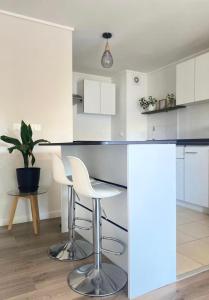 Departamento cómodo con terraza y estacionamiento privado