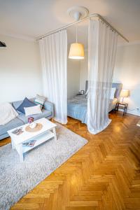 Spacious Studio with Balcony Near Ullevi