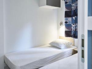 Mobil home 6 pers avec terrasse à Séez - API-1-52-1226