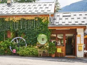 Mobil home 6 pers avec terrasse à Séez - API-1-52-1226