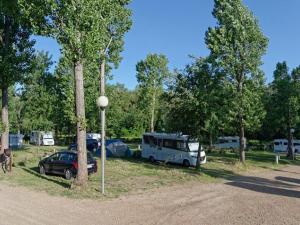 Mobil-home cosy avec terrasse pour 4 personnes - API-1-52-880