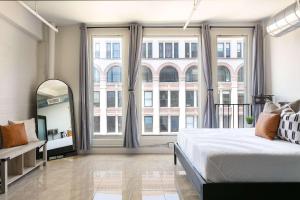 SD Modern Rustic 3BR Apartment