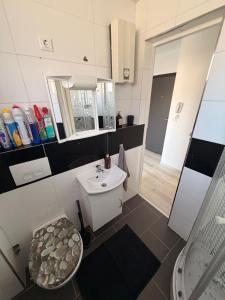 Kleines Appartment mit großer Terrasse