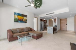 Oceanfront 2 BR Condo - Beach - Restaurant - Gym