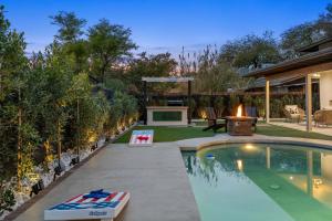 Valley View Chic Design with Pool Grille Firepit