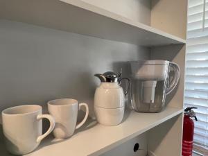 25 Lux Room 5 - 2 Queen Beds, Shared Bathroom - Nonsmoking