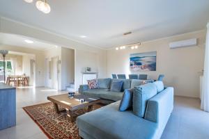 Artemida Luxury Sky Villa, with 4 Suites by Traser