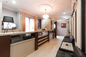 RedDoorz Plus near Pantai Malalayang Manado