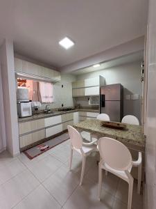 Sobrado com Piscina Privativa