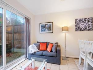 Buckinghamshire Stay for 8