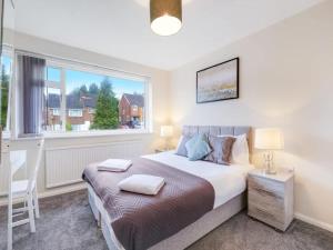 Buckinghamshire Stay for 8