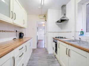 Buckinghamshire Stay for 8