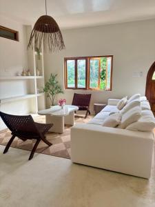 The Nook, Design Led 2BR Villa, Walk to Beach, Jakes, Restaurants and More