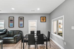 Home near RFK with Private Suite & driveway sleeps 16