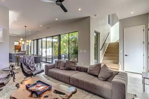 *NEW*! Dual-Unit 5 bedrooms | Prime Walkable Area