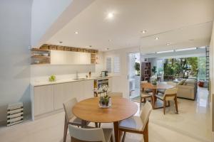 Modern Loft Apartment Noosa – Coastal Escape