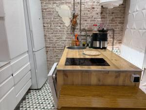 VERSACE 4PACK -SMART HOME- AIR CONDITIONER - GOTIC quarter- PRIVATE STUDIO- Beach 10 minutes