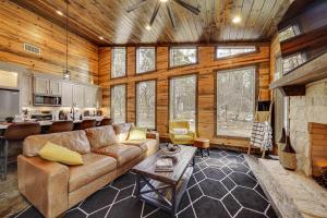 Sip on Inn Sips, Soaks and Fun Vibes in Hochatown!