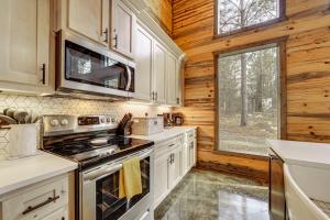 Sip on Inn Sips, Soaks and Fun Vibes in Hochatown!