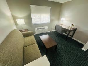 BridgePointe Inn & Suites by BPhotels, Lincoln I-80 & 27th St