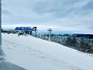 Ultimate Ski in out 3BR Views Main Village Lift