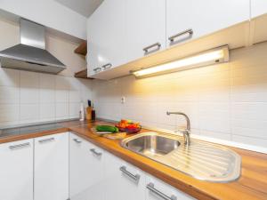 Holiday Home Diana - Comfort Two Bedroom Apartment with Terrace and Sea View