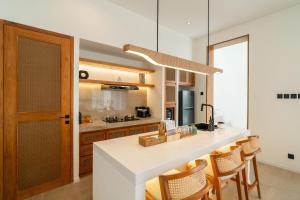 Heart of Bingin, 3BR Family Villa Navara