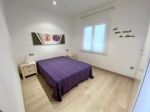 Apartamento renovado en primera línea de playa en Roses, aire acondicionado y ascensor - HISP-312-21